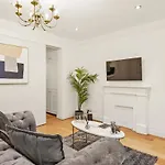 Heavenly Stays, Knightsbridge, Warm 1-Bd Getaway
